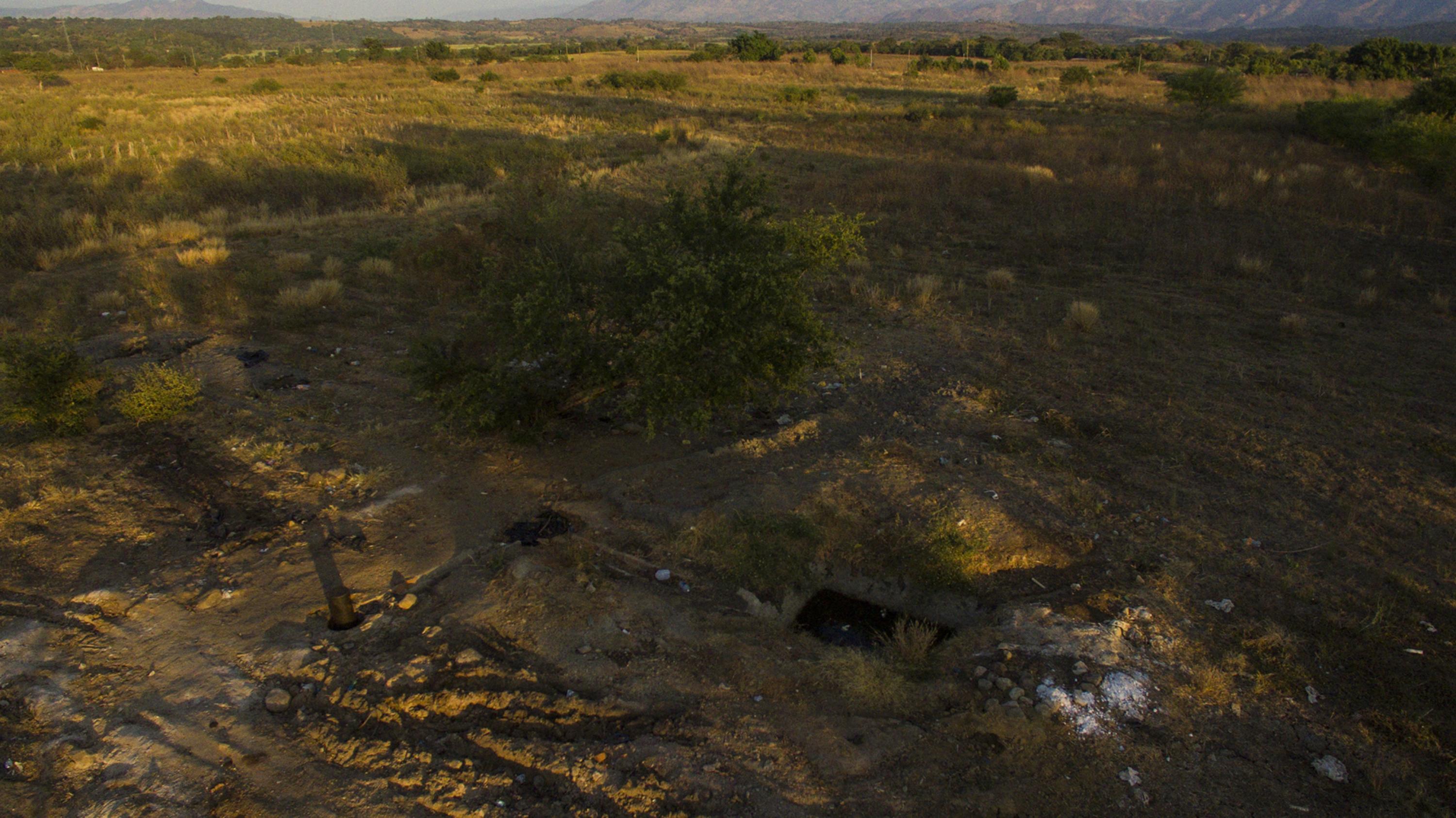 The La Labor spring is threatened by Fénix, a company that plans to construct 1,764 houses on the outskirts of the Pan-American Highway, close to communities that refill their home water reservoirs every two days. The construction firm dug a well 160 meters deep, drawing protests from residents. Days later, three people were detained on accusations of invading private property. They spent almost two months in jail until they were conditionally freed at the end of January 2022 to stand trial while at home.