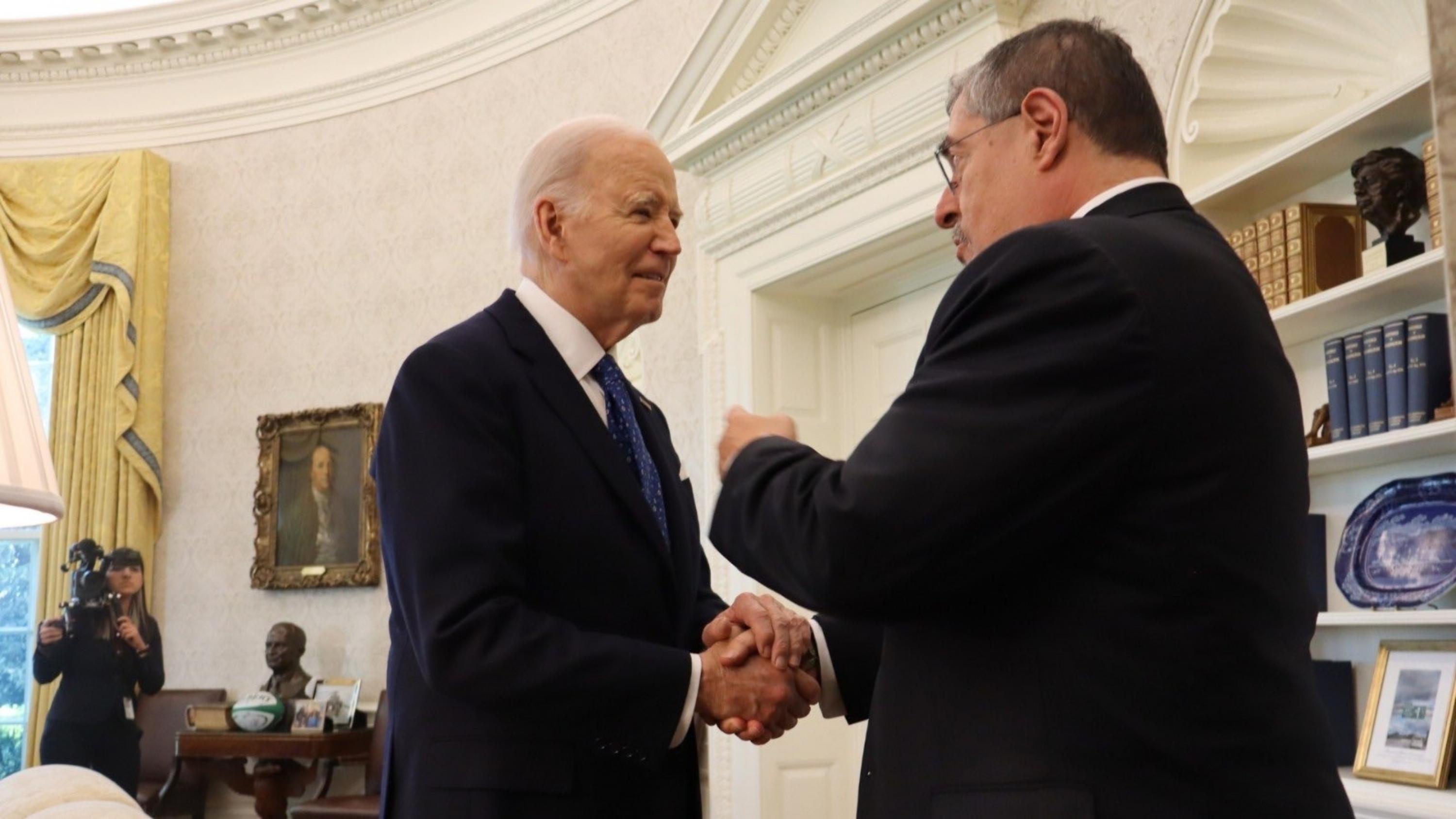 Guatemalan President Bernardo Arévalo meets with U.S. President Joe Biden at the White House on Mar. 25, 2024. “Today, I welcomed President Arévalo to the White House to congratulate him in person on his inauguration, and to reiterate our commitment to a strong partnership between the United States and Guatemala,” wrote Biden on X.