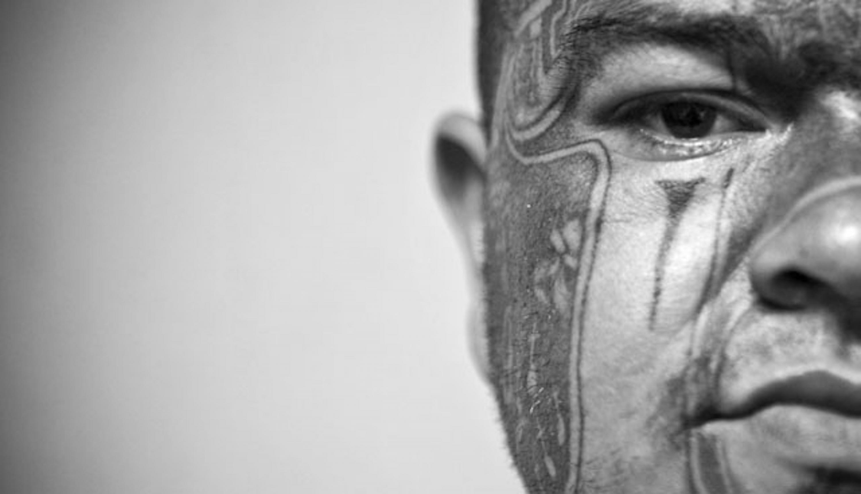 Óscar Humberto Contreras, “El Abuelo,” a veteran leader of 18th Street in Guatemala, interviewed in Fraijanes I prison in 2012. Photo Pau Coll