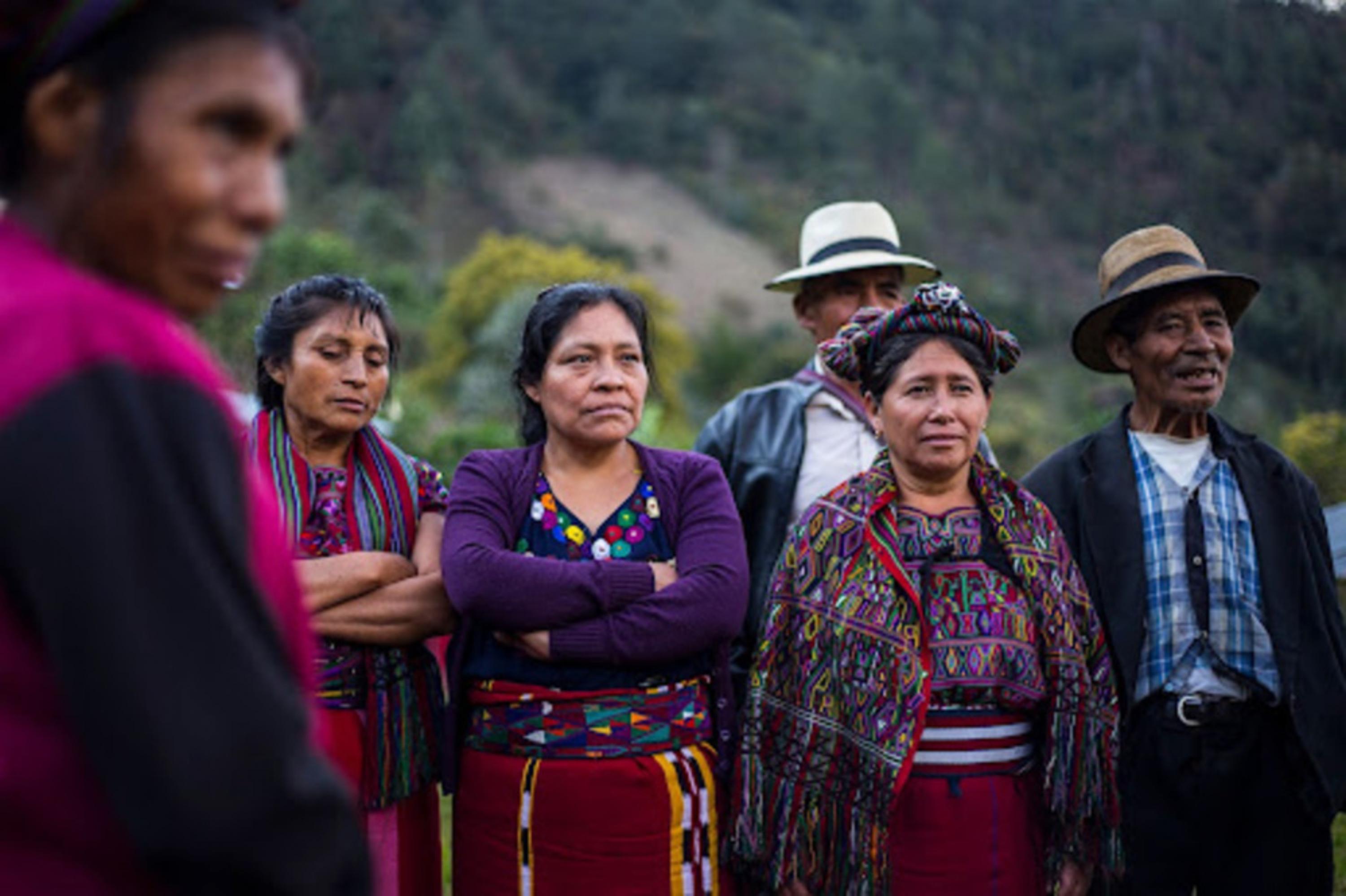 Residents of the hamlet Cocop in Nebaj, Quiché, hold a community meeting on judicial processes stemming from the massacres of 1981 in the Ixil region. Quiché was among the departments most ravaged by the armed conflict. Photo Víctor Peña