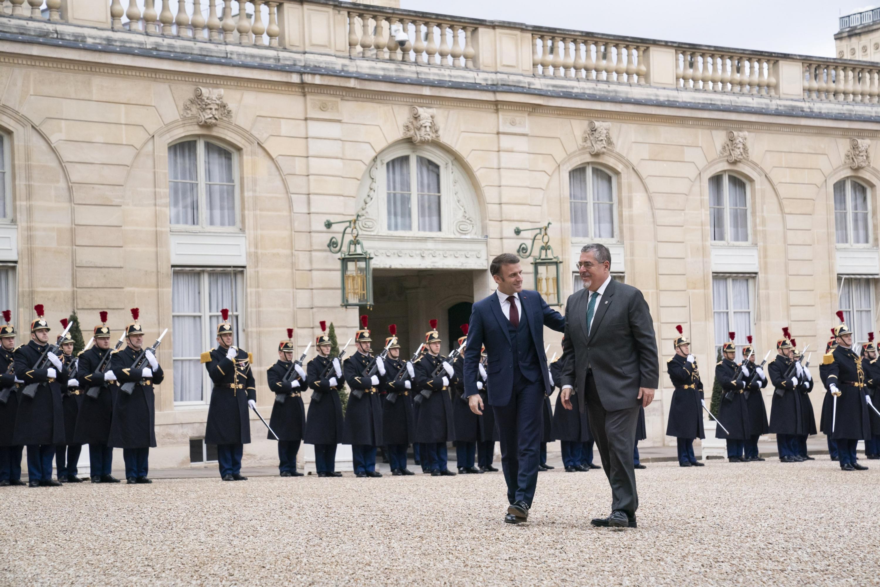 “Dear Bernardo, you can count on the unconditional support of France in your struggle for democracy in Guatemala,” wrote Emmanuel Macron on Feb. 19, 2024, after a visit in Paris by Bernardo Arévalo. “Together we will work on the international stage for a more just transition and for closer relations between our countries.”