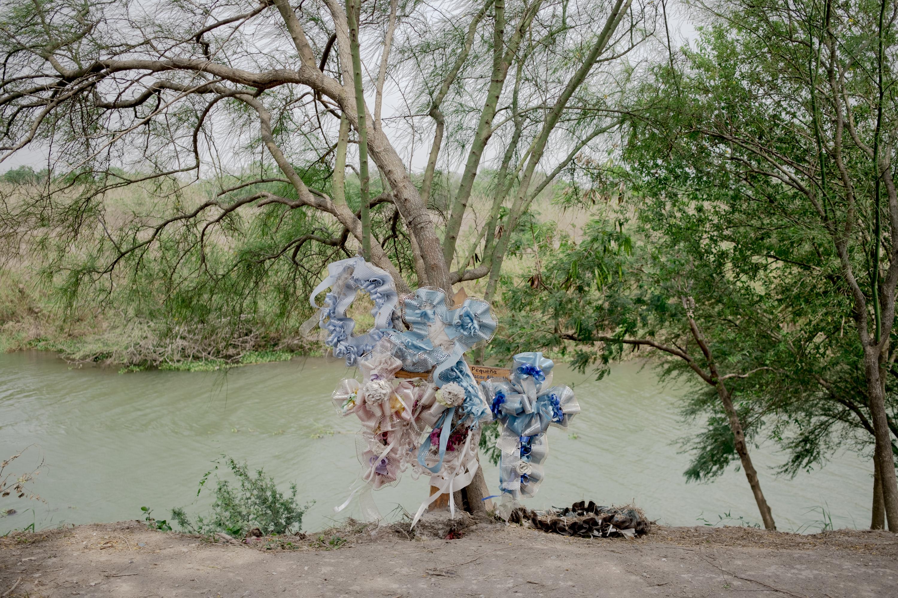 En este punto del río Bravo, Óscar y  su hija Valeria fueron encontrados muertos el 23 de junio de 2019. Una corriente los arrastró y provocó que se ahogaran cuando querían cruzar a Estados Unidos.  
