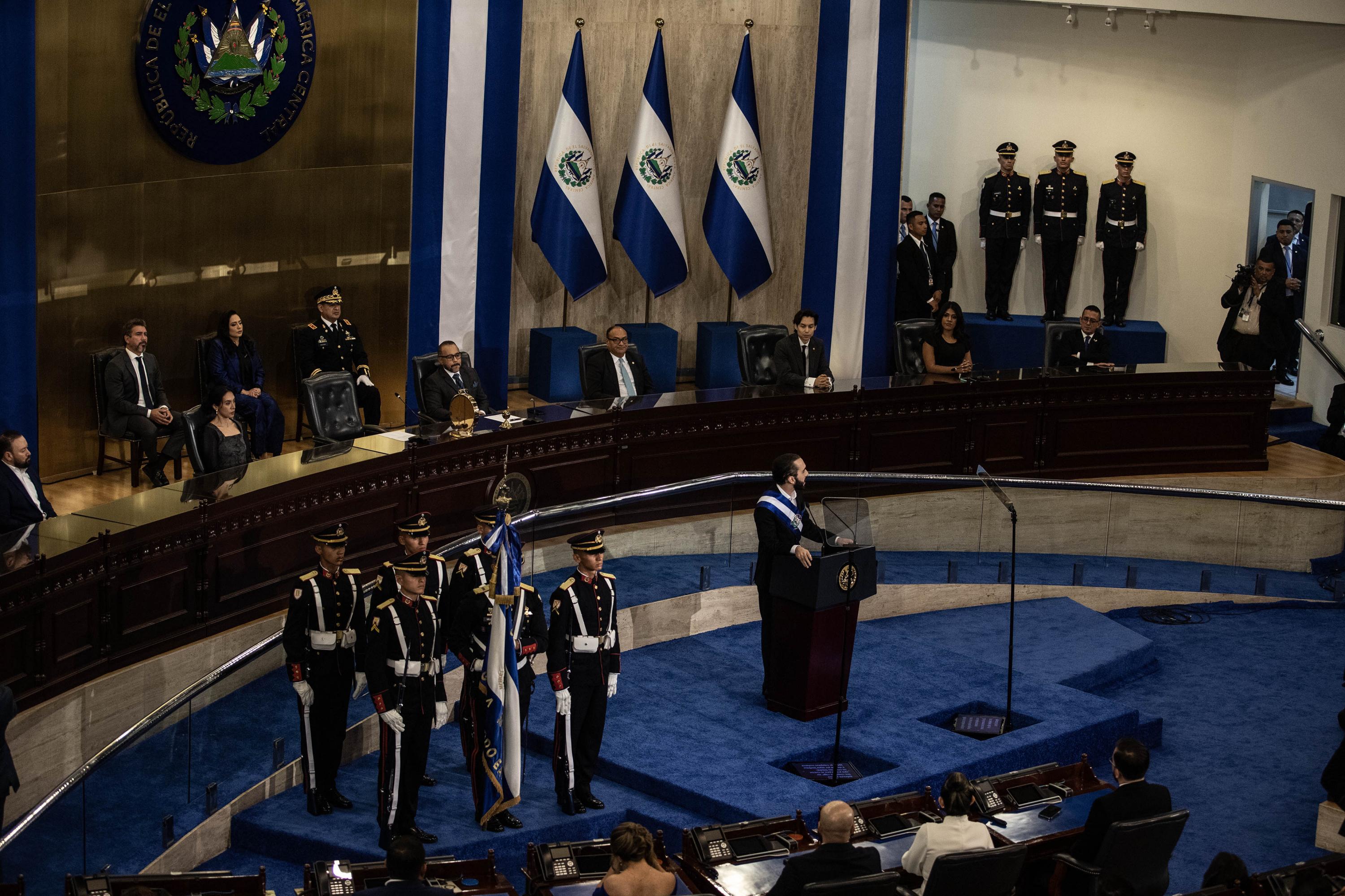 Nayib Bukele gave his fourth-anniversary speech in a solemn session at the Legislative Assembly with the presidents of the other two branches of government in attendance: Ernesto Castro, Bukele