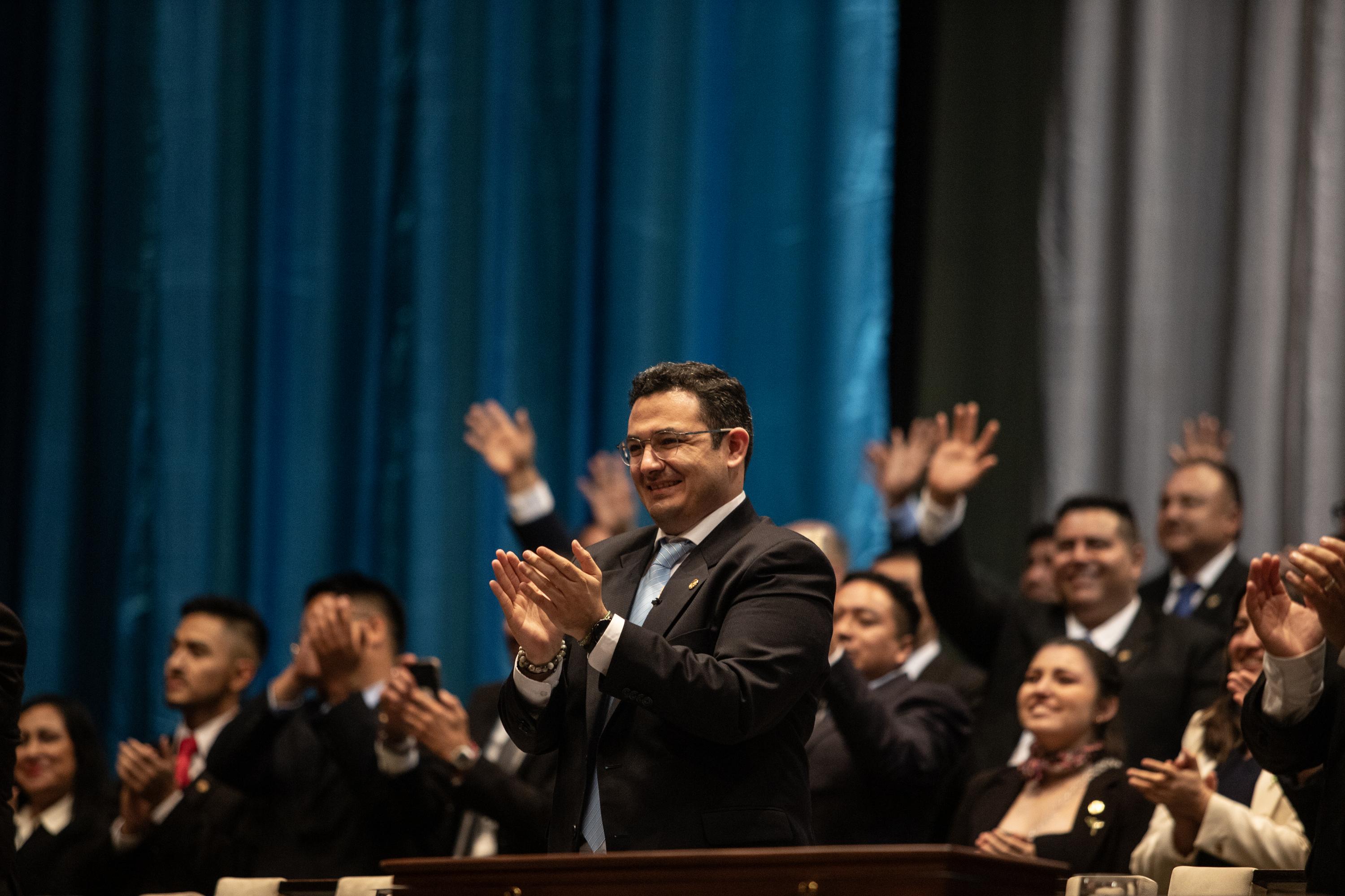 El diputado del Movimiento Semilla Samuel Pérez fue nombrado presidente del Congreso de Guatemala hasta 2025. La Fundación contra el Terrorismo ha pedido a la Corte de Constitucionalidad que invalide el nombramiento porque ocurrió cuando Semilla había sido suspendida y Pérez era diputado independiente. Foto de El Faro: Carlos Barrera