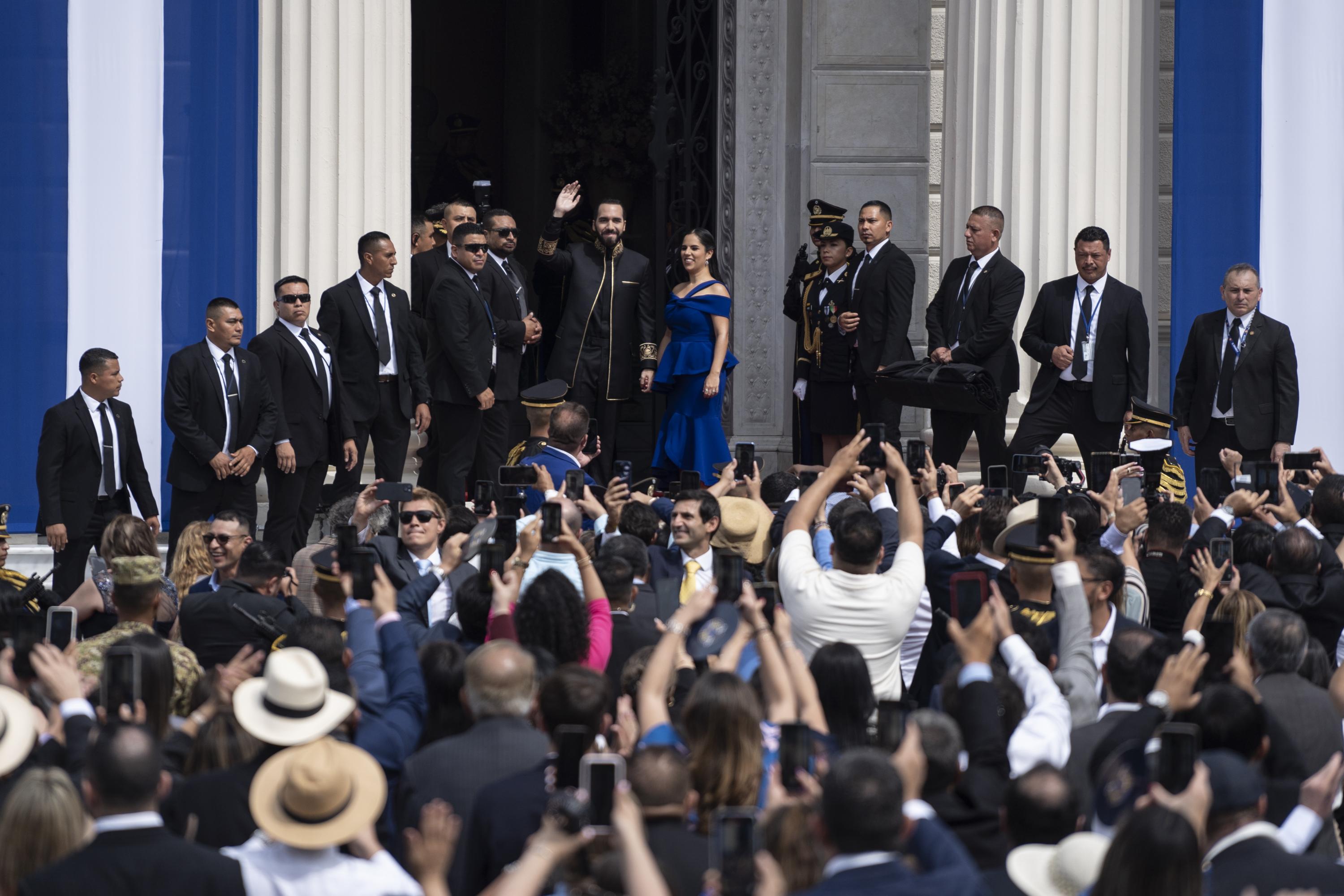 Nayib Bukele entered the National Palace in the morning of June 1, 2024 to cheers before being sworn-in to an unconstitutional second term. Photo Víctor Peña
