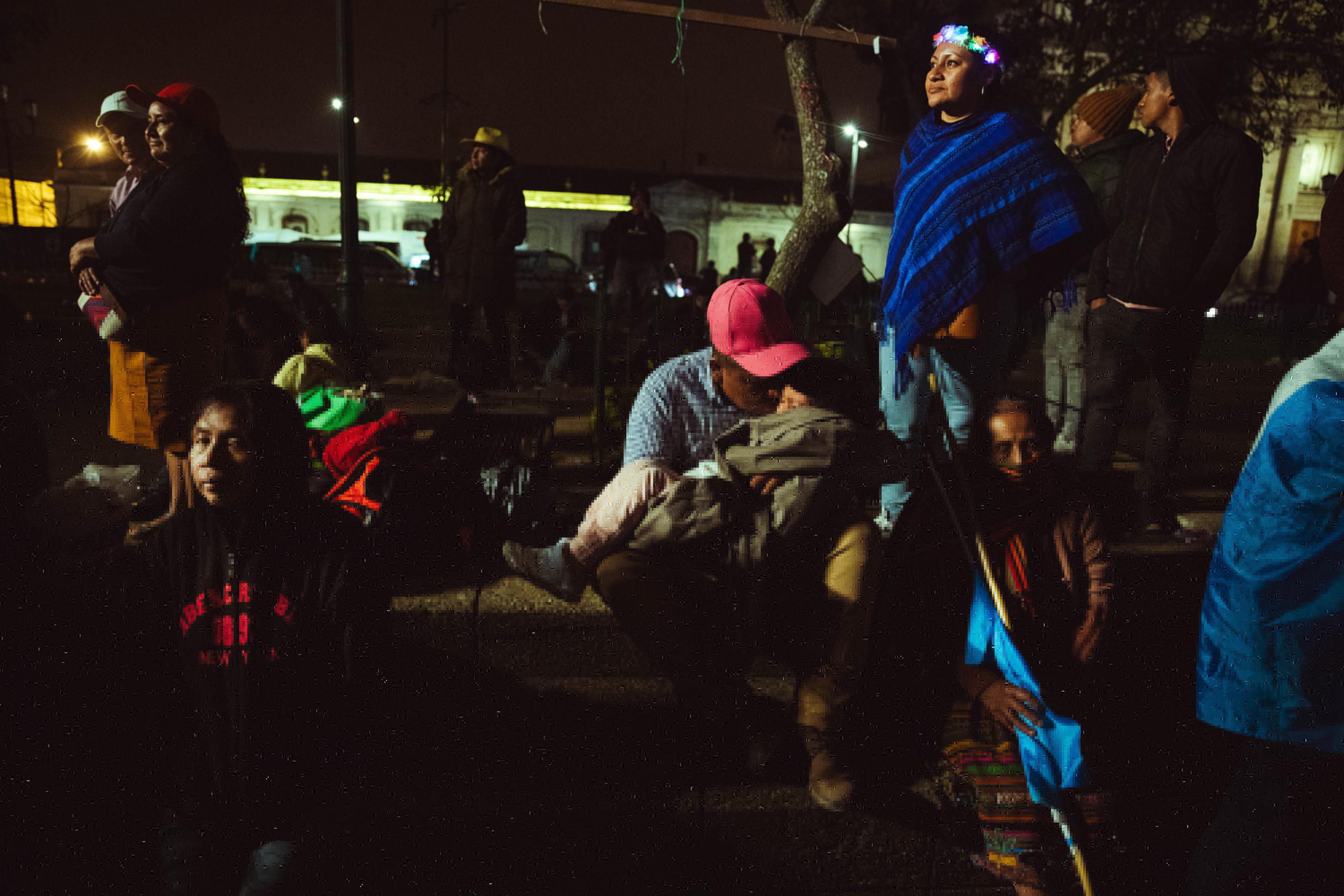 The Domínguez family spent 24 hours in the Constitutional Plaza to hear Bernardo Arévalo