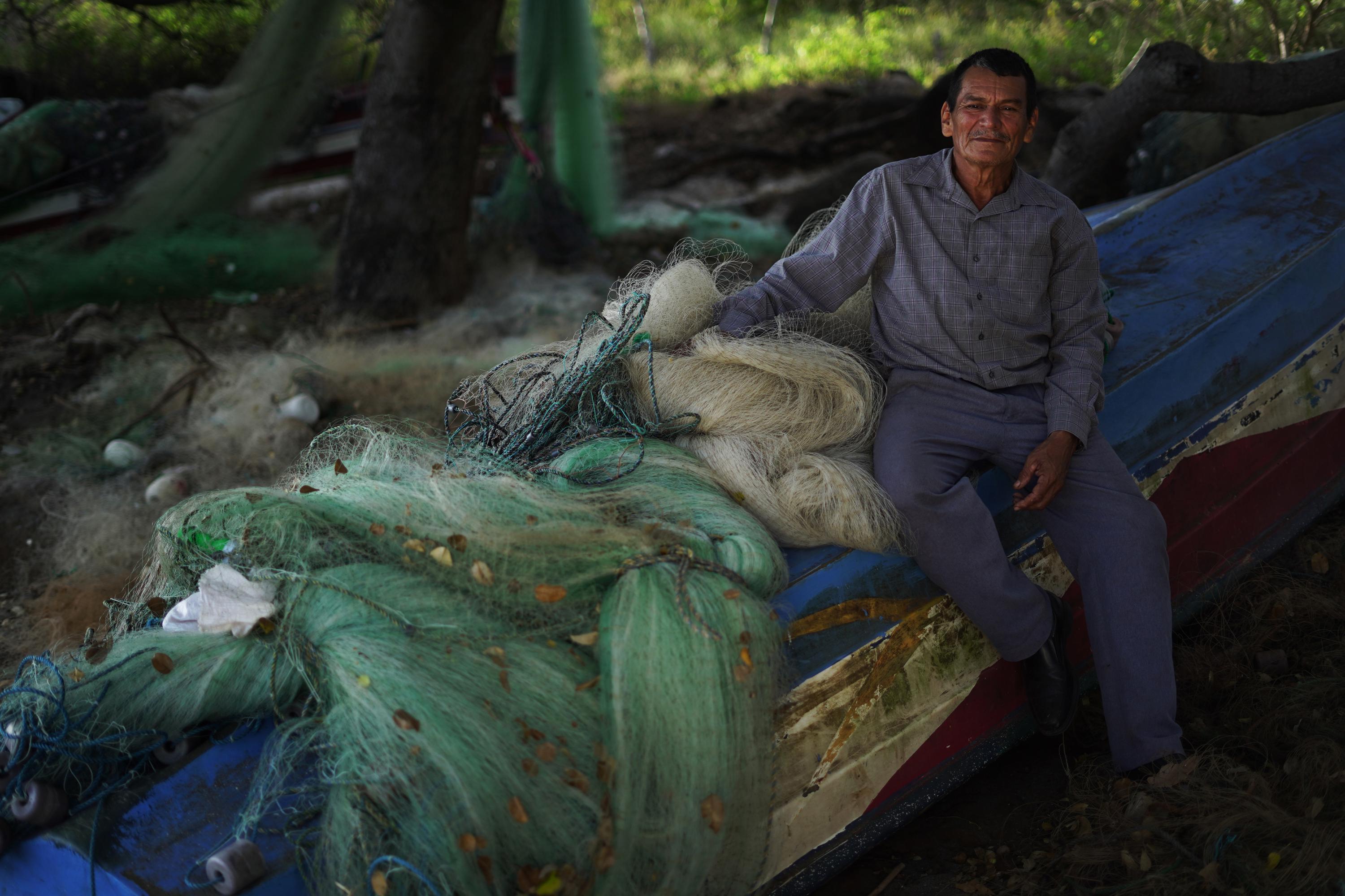 “The rich can build a golden castle if they want, but let’s not forget about the people who live here,” said Hugo Guevara, a community leader in La Criba where a private company is planning the construction of a beach resort. Photo: Víctor Peña.