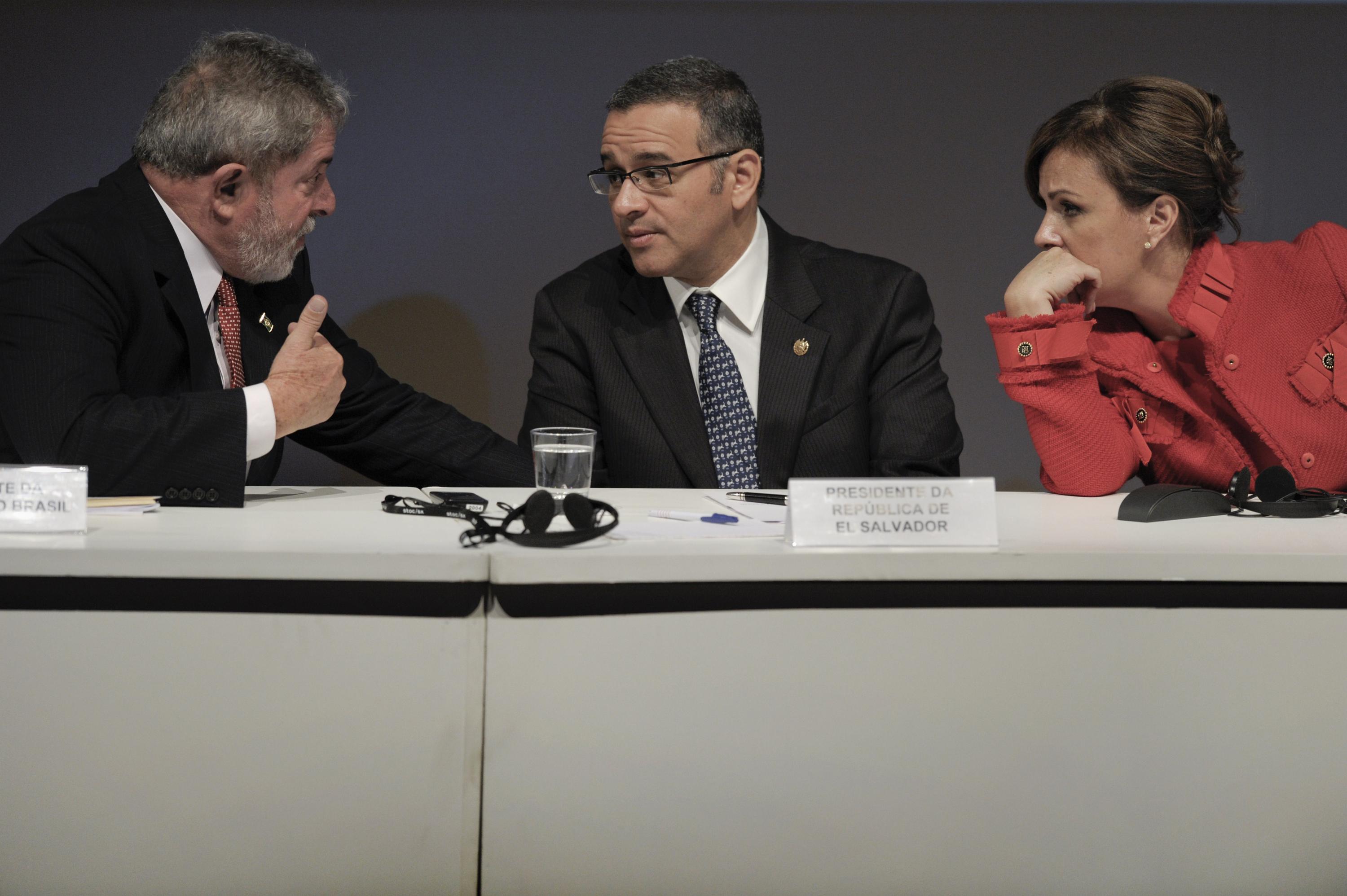 El 9 de agosto de 2010, el presidente Mauricio Funes y la primera dama Vanda Pignato hicieron una visita oficial a Brasil. Se reunieron con el presidente Luiz Inacio Lula da Silva en una ceremonia en Sao Paulo de la Federación de Industriales (FIESP). AFP PHOTO/Mauricio LIMA / AFP PHOTO / MAURICIO LIMA