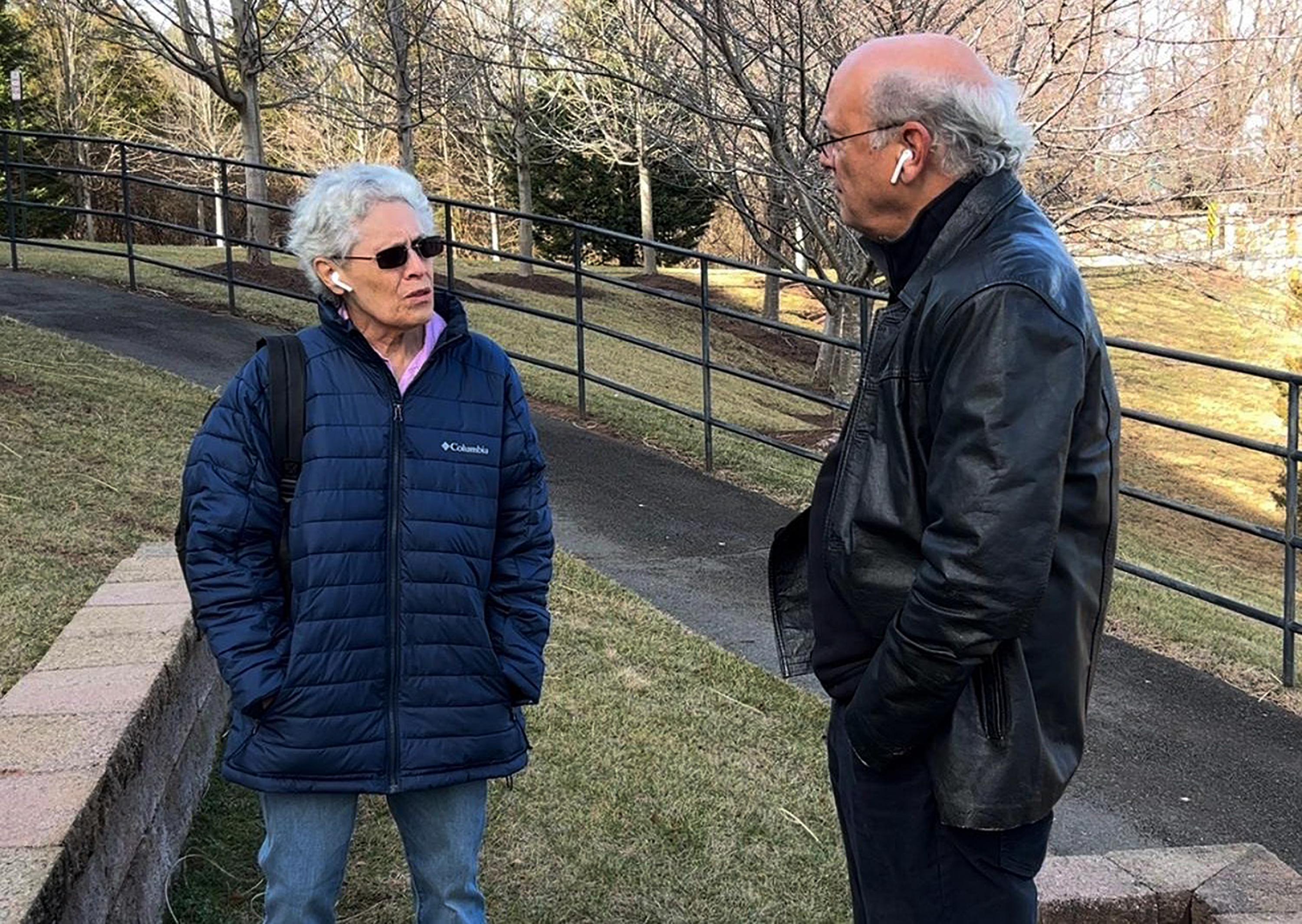 Dora María Téllez and journalist Carlos Fernando Chamorro in Washington, DC, shortly after the Ortega regime released 222 political prisoners and sent them into exile. Days later, Chamorro was also banished from the country. He has now been in exile for four years. Photo El Faro