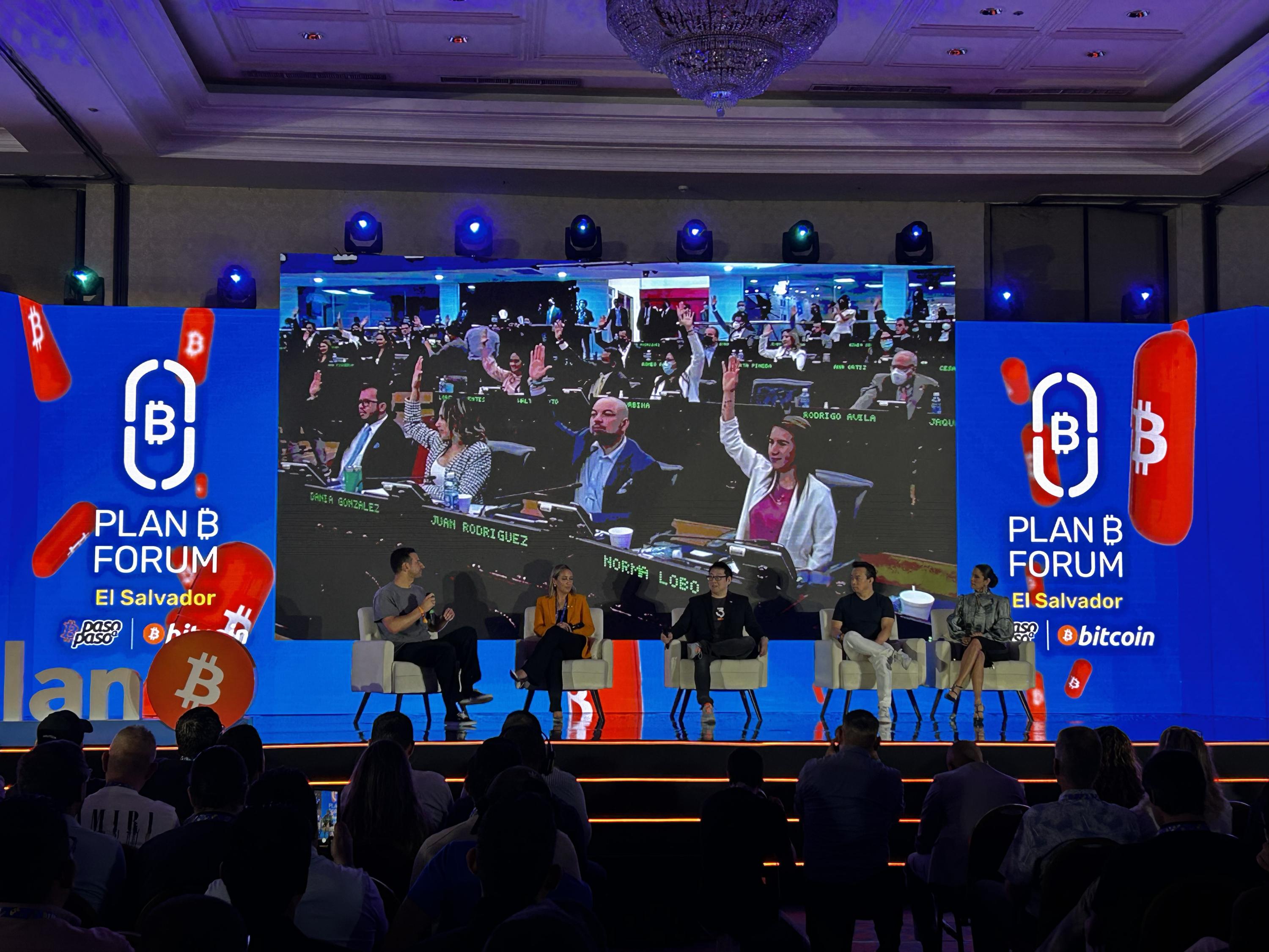 Milena Mayorga, on the far right, participates in the panel “The global race to accumulate bitcoin” at the Plan B Forum on Jan. 30, 2025, in San Salvador. Photo Nelson Rauda