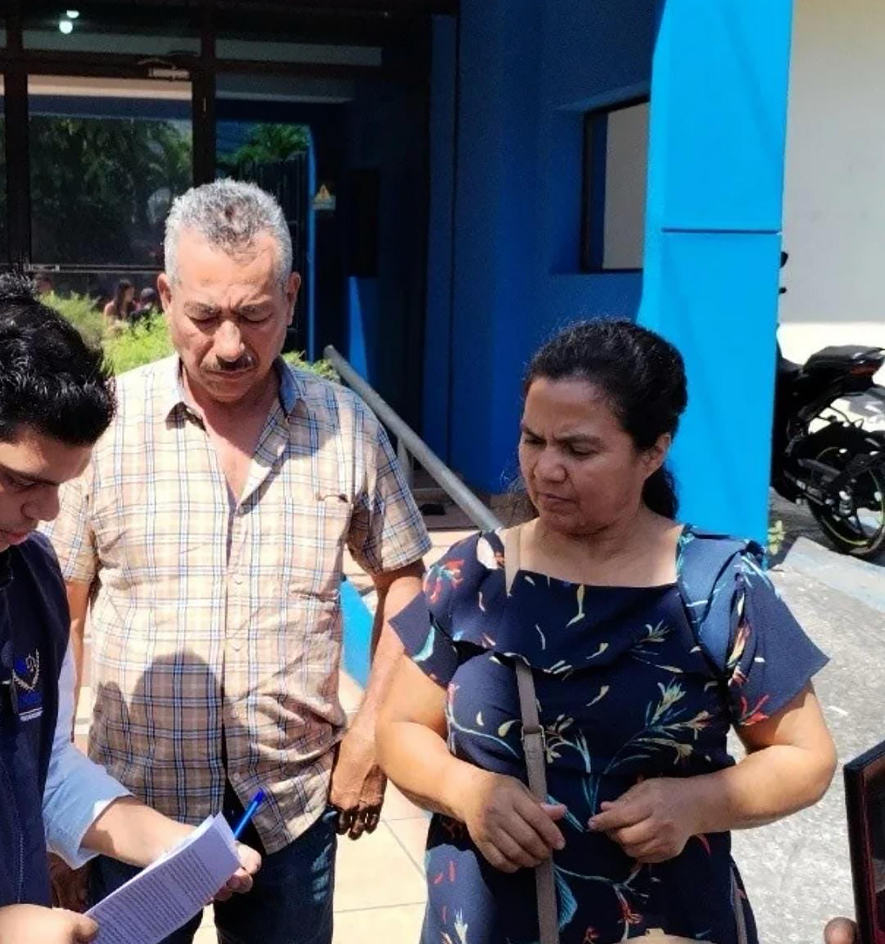 José Alberto Pérez Ramírez y María Margarita Flamenco también fueron arrestados durante la tarde del 25 de febrero de 2025, después de haber denuniciado, junto a Fidel Zavala, las capturas arbitrarias durante el régimen de excepción. 