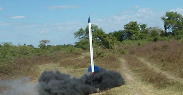 Para realizar estos lanzamientos, Salaverría y su equipo se trasladaban hasta Hacienda Vieja en el departamento de La Paz. Foto cortesía de Luis Salaverría.
