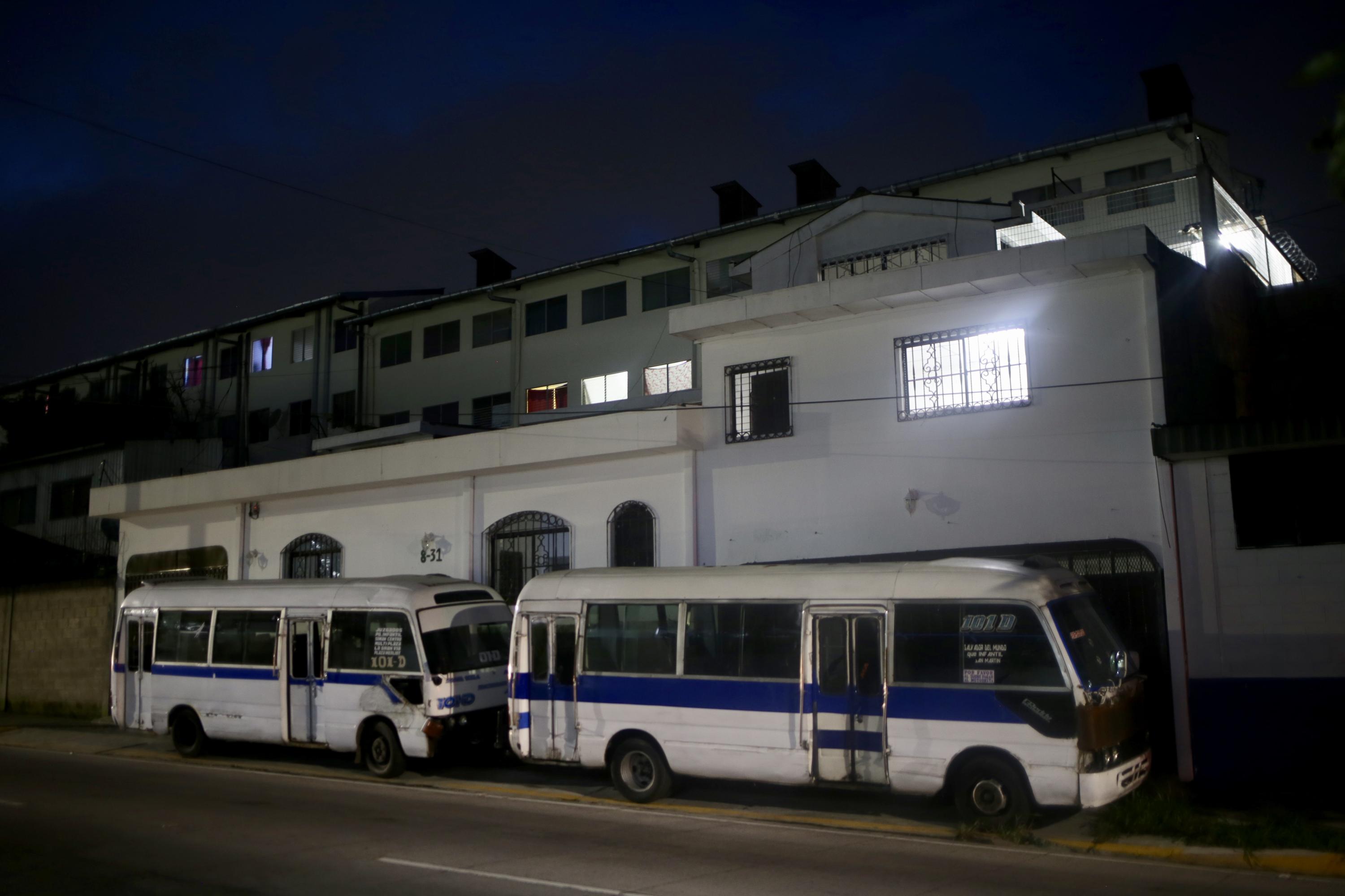 José Ángel Montoya Quiñonez rento la casa #8-31, 4.a calle oriente, frente al hospital San Rafael, en Santa Tecla, a MITUR por $6500 mensuales. Foto de El Faro: Víctor Peña. 