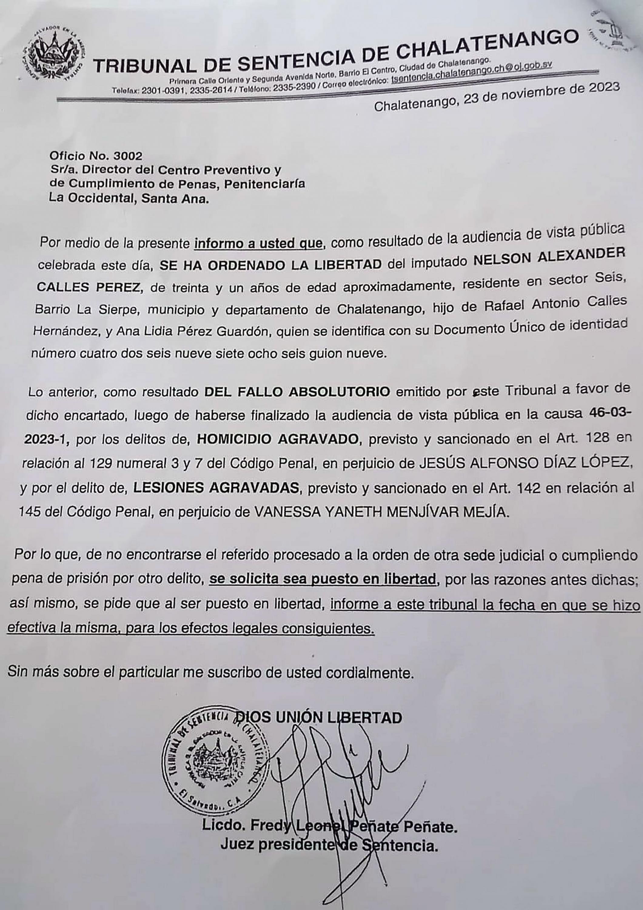 Oficio de un tribunal de Chalatenango que ordenó a Centros Penales verificar la situación legal de Nelson. Centros Penales lo liberó el 7 de diciembre de 2023 por no encontrar antecedentes o vínculos con pandillas. 