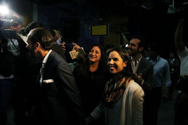 Michelle Sol, acompañó al candidato a la alcadia por San Salvador Nayib Bukele, en el debate del 27 de enero.