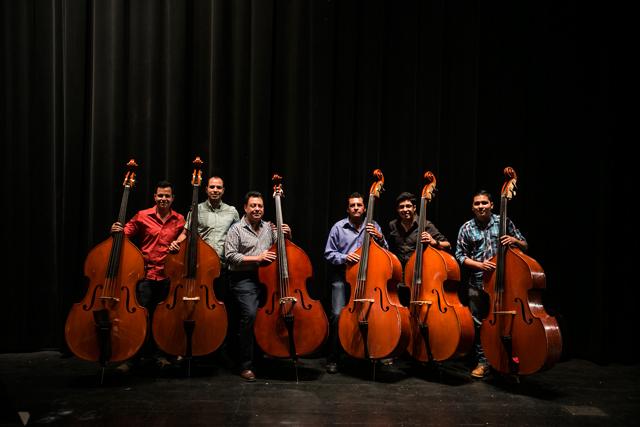 Ricardo y Alberto; Guillermo y Carlos son la cuarta generación de Caminos que ha decidido seguir la música como profesión. Foto: Fred Ramos.