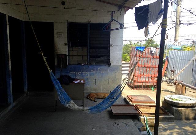 Puesto policial del reparto La Campanera, en Soyapango. Foto Daniel Valencia Caravantes.