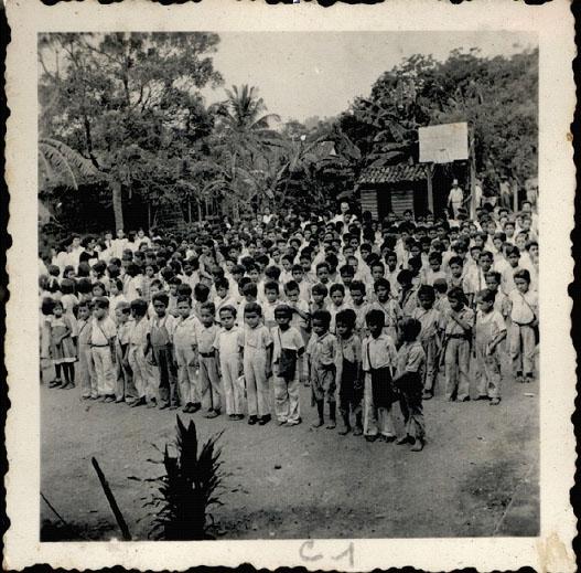 Escuela rural de El Salvador de principios del siglo 20. Foto Archivo General de la Nación