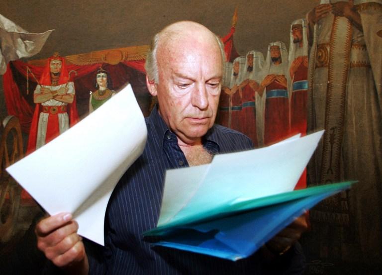 Eduardo Galeano durante el V Foro Social Mundial en enero de 2005 en Porto Alegre, Brazil. Galeano murió en Montevideo el 13 de abril de 2015 a los 74 años. / AFP PHOTO / JEFFERSON BERNARDES.