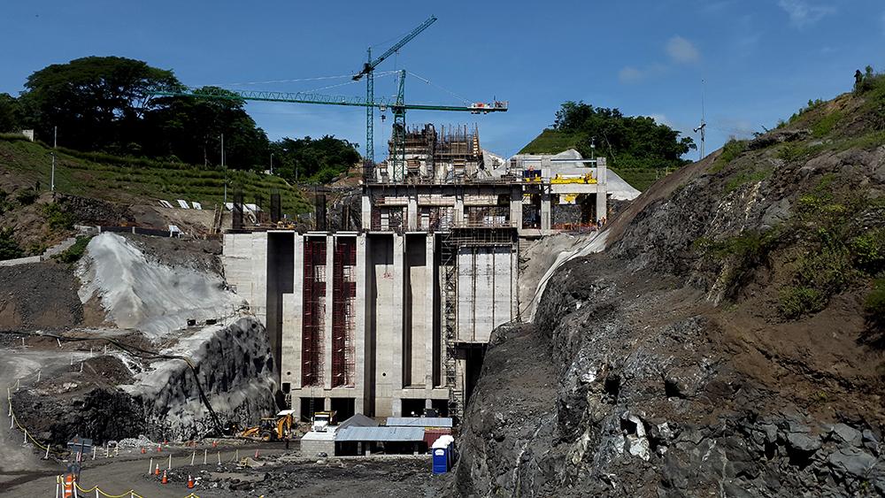 El 2 de septiembre de 2015, la ampliación de la presa hidroeléctrica 5 de noviembre tenía un 62 % del avance. La obra se encuentra en el sitio 