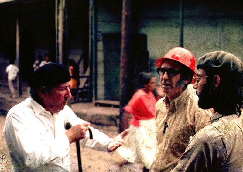 Toño Cardenal, el padre Fernando Cardenal, y el poeta Coronel Urtecho, en San Carlos, Nicaragua.  Imagen cortesía de Santiago.