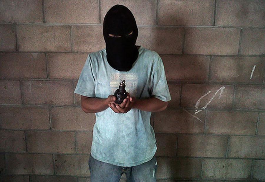 El Niño de Hollywood posa en su casa de resguardo. La fotografía fue tomada a principios de 2013. Foto Óscar Martínez.
