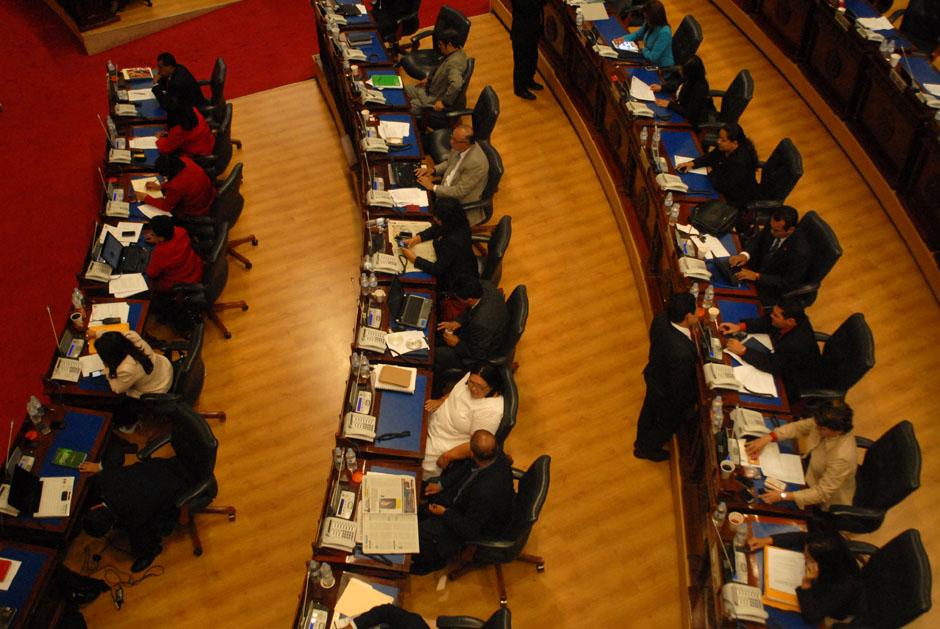 Abril de 2015 será un mes clave para el FMLN, partido en el Gobierno que está intentando aprobar créditos y leyes a sabiendas que la legislatura que comienza en menos de dos semanas tendrá como partido mayoritario a Arena. Foto: Archivo
