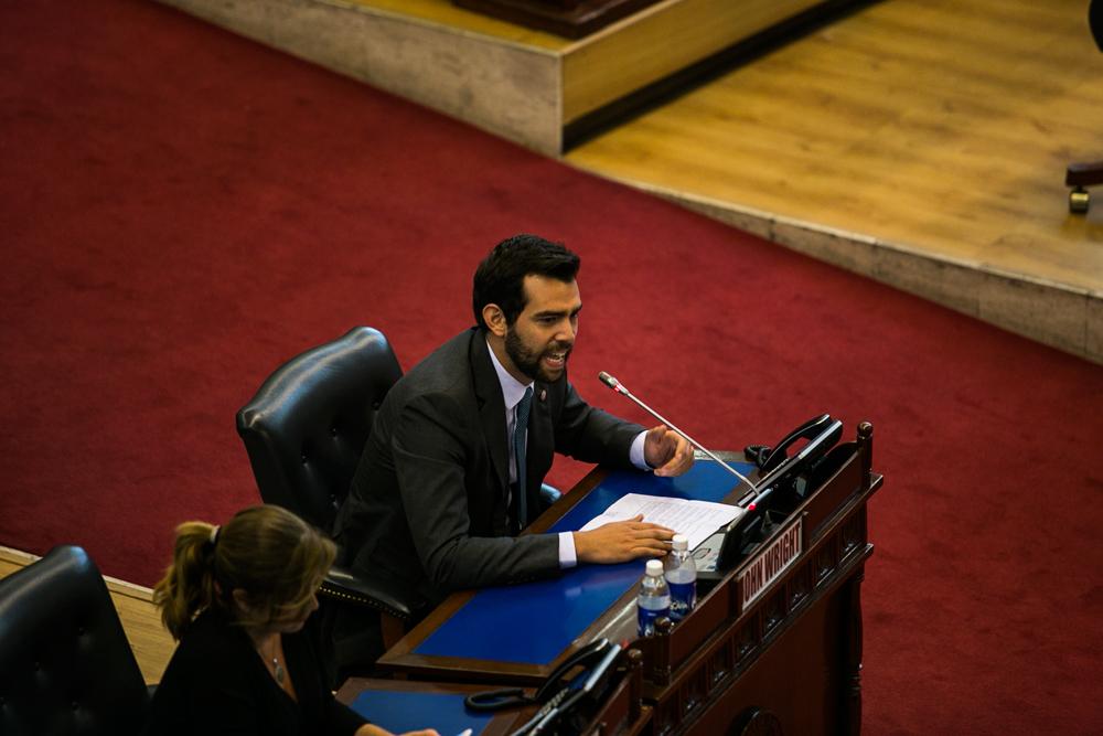 El diputado de ARENA Johnny Wright fue el único diputado, de los 84, que se abstuvo de votar durante la plenaria en donde se eligió a Douglas Arquímides Meléndez como fiscal general, en enero de 2015. Foto: Fred Ramos