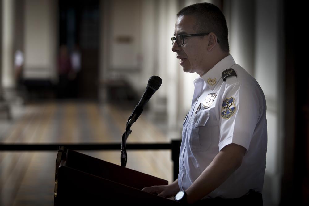 Howard Cotto, director de la Policía Nacional Civil, durante conferencia de prensa en el cuartel general de la policía, donde ofreció conferencia de prensa sobre las capturas a ex funcionarios y personas civiles involucradas en la tregua entre pandillas, que se dio a conocer en el año 2012.// Foto: Víctor Peña