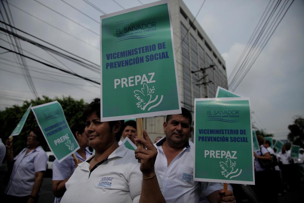 Las instituciones del Estado participaron del evento político del FMLN, realizado frente a las instalaciones del Instituto de Medicina Legal. Muchos abandonaron sus oficinas de trabajo desde las primeras horas del día.