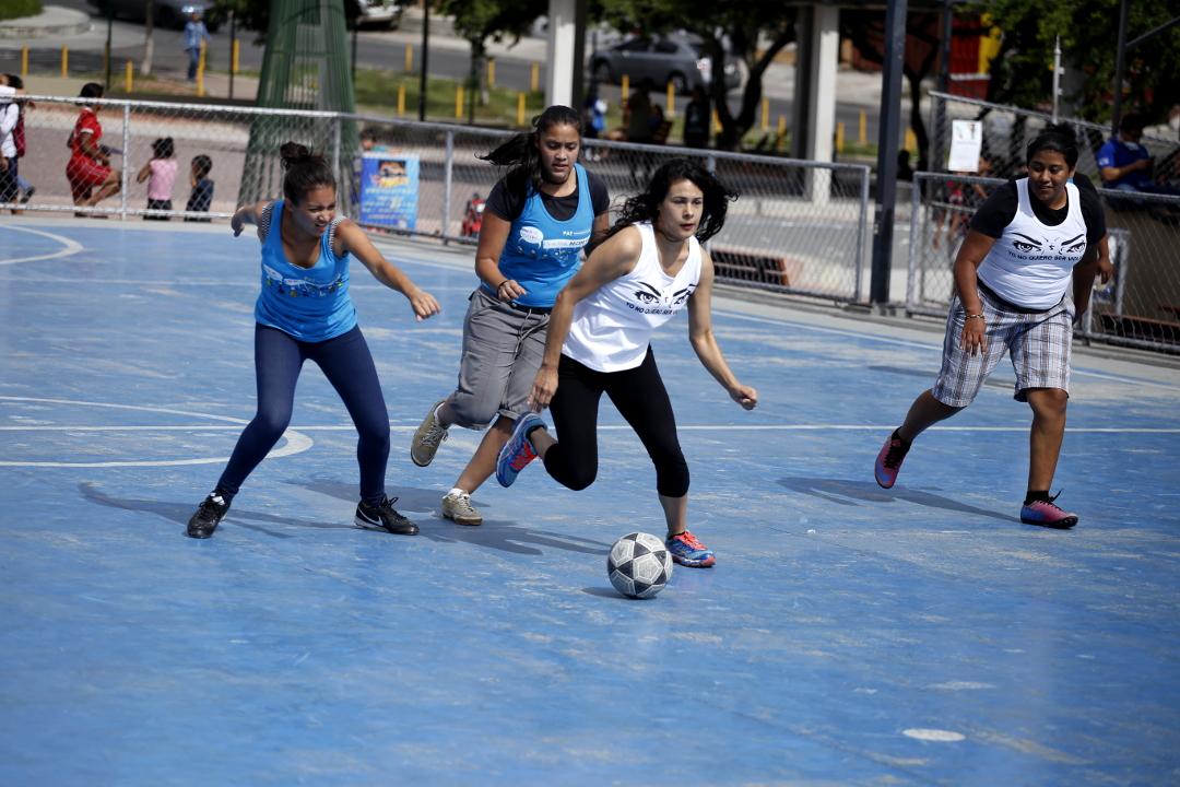 A soccer match between women to promote women’s rights and the decriminalization of the Emergency Contraceptive Pill, ECP. Photo: Martín Cálix