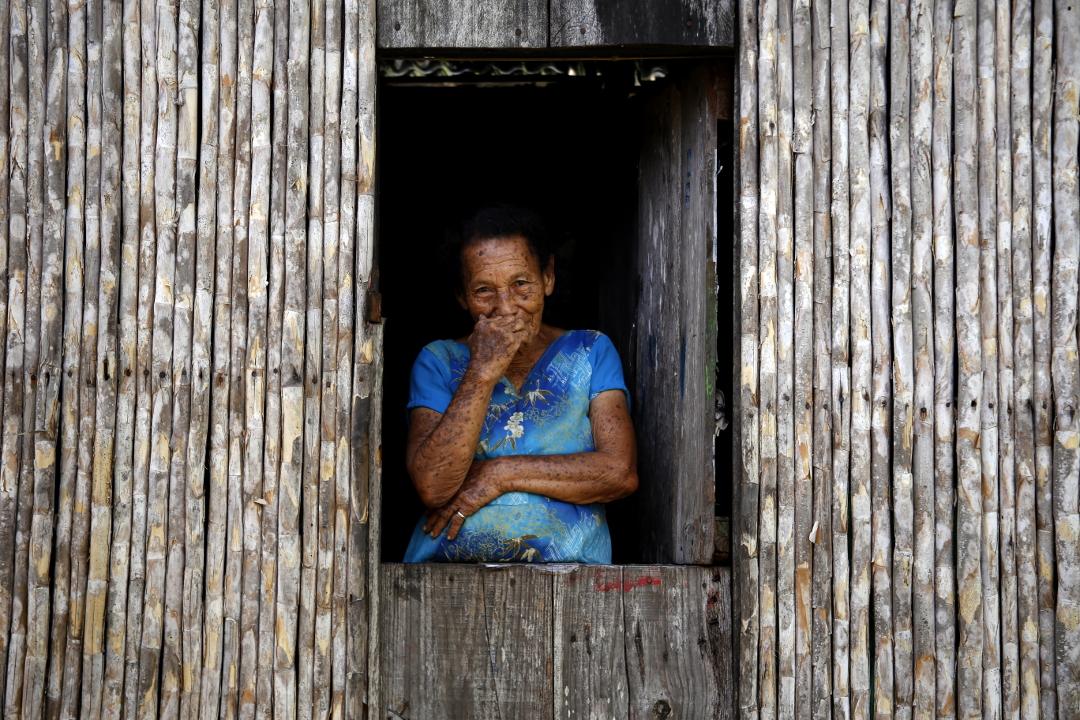 Makeshift houses in the Barra de Motagua community built by families flooded out by the sea. Photo: Martín Cálix