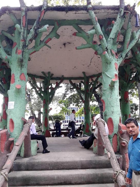 Vista del quiosco central del parque Bolívar. Foto cortesía de Joaquín Aguilar.