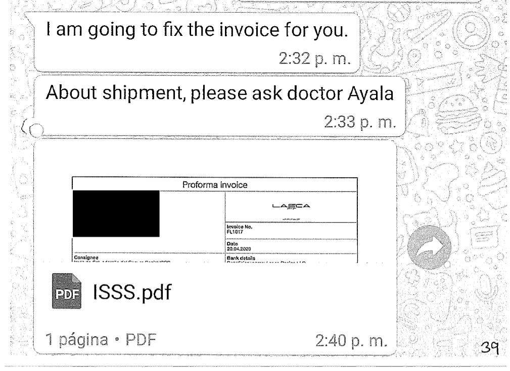 Chat de Whatssap de un técnico de logística del ISSS con la intermediaria de la empresa china Shanghai Beyond Import and Export y de la empresa estadounidense Lasca Design, Jana Nemcova. A las preguntas sobre la ubicación del lote de mascarillas responde: 