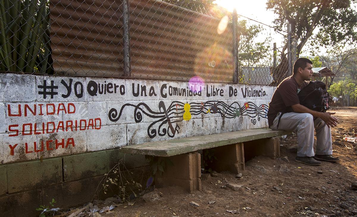 La comunidad de Santa Marta es un bastión del FMLN, en el municipio de Victoria, que es gobernado por Arena. Pese a su inclinación partidaria, la comunidad de Santa Marta se ha involucrado durante más de medio año en una campaña de denuncia por abusos contra la Policía del segundo gobierno del FMLN.