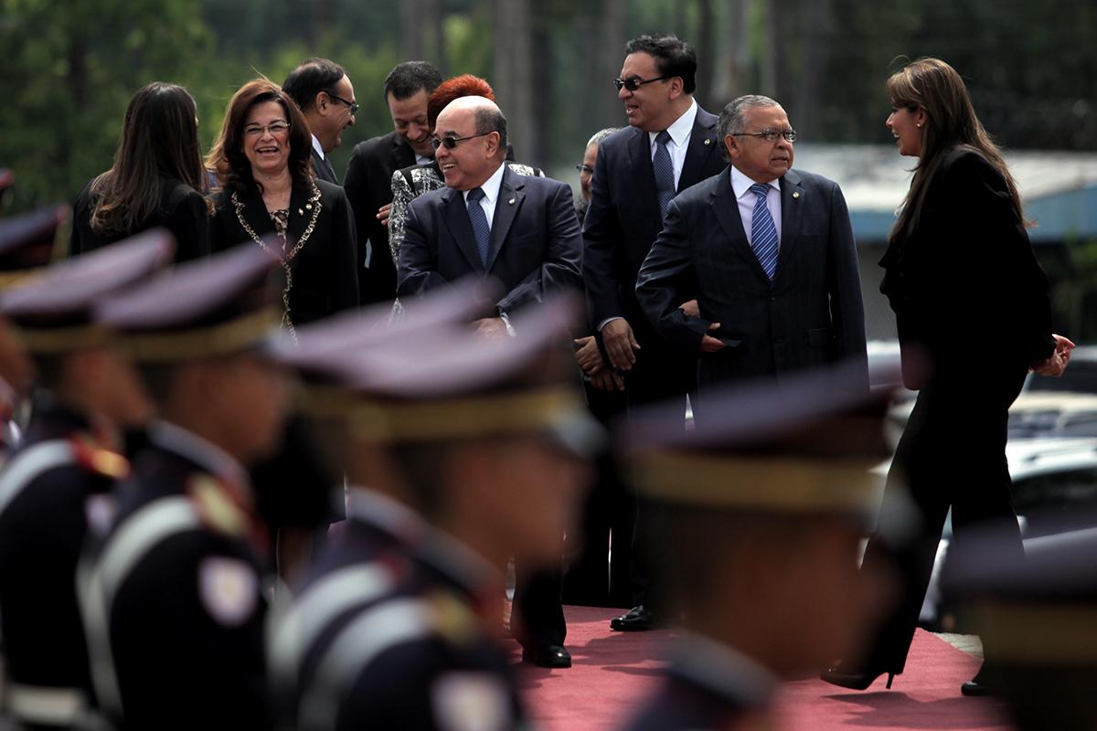 Magistrados de la Corte Suprema de Justicia, durante su ingreso al Salón Azul, para participar en la rendición de cuentas del segundo año de gestión del presidente Salvador Sánchez Cerén, el pasado 1 de junio. Este 20 de septiembre, los magistrados realizaron un movimiento masivo de jueces. Foto El Faro: Víctor Peña