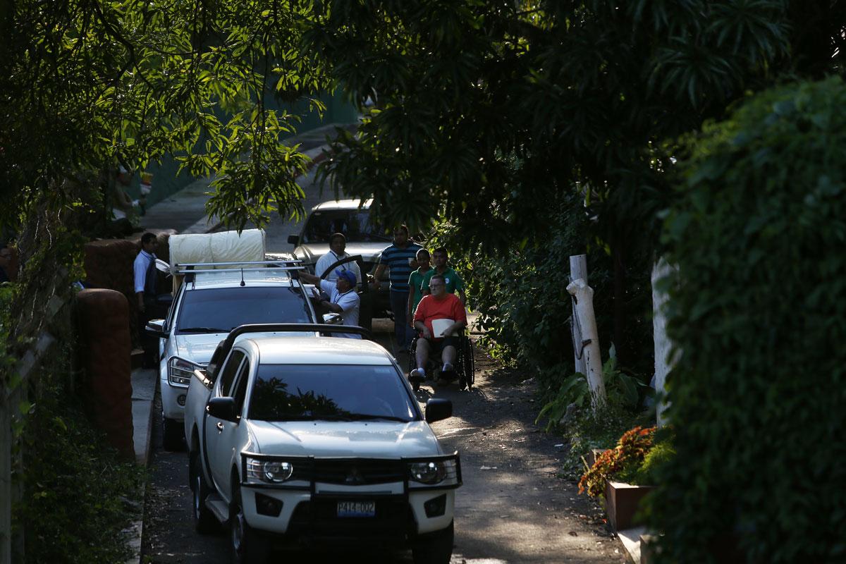 Fiscalia realiaza el embalaje de las piezas arqueologicas reclamadas por Guatemala en las instalaciones del museo Tesak . Hoy 3 de octubre la FGR allanó el Museo para incautar las piezas y repatriarlas a Guatemala. 