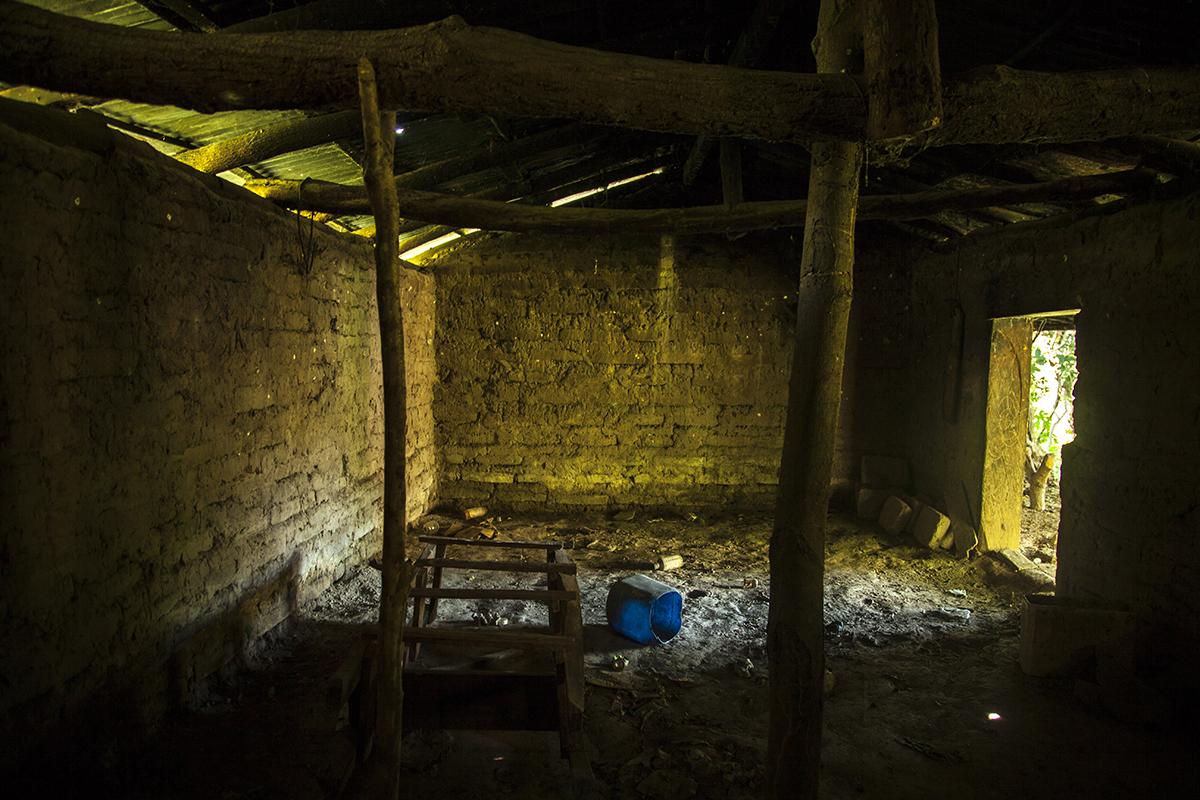 Casa abandonada por amenazas de pandillas, en el caserío San Luis Córdoba, Panchimalco. Enero, 2017. Victor Peña  