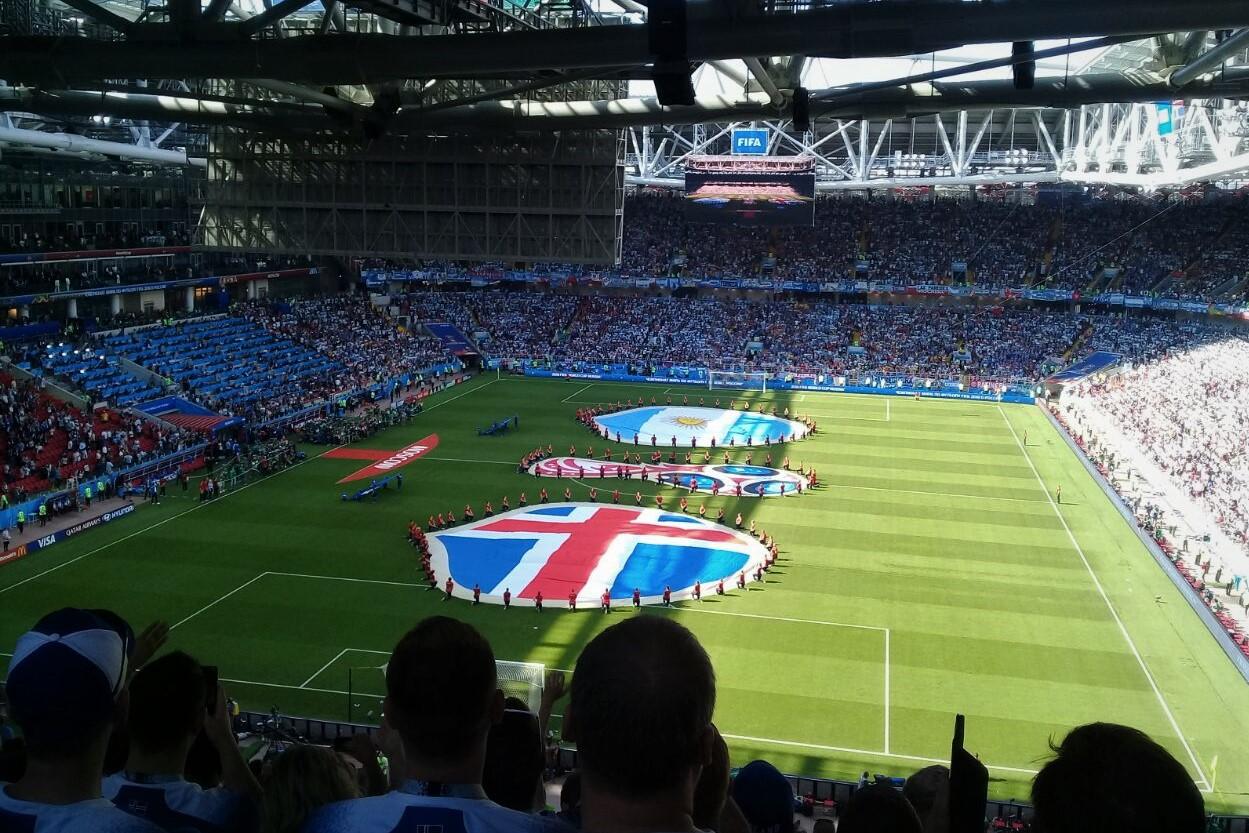 En un sector de mayoría de islandeses tocó ver el partido de Argentina. Foto Carlos López Salamanca.