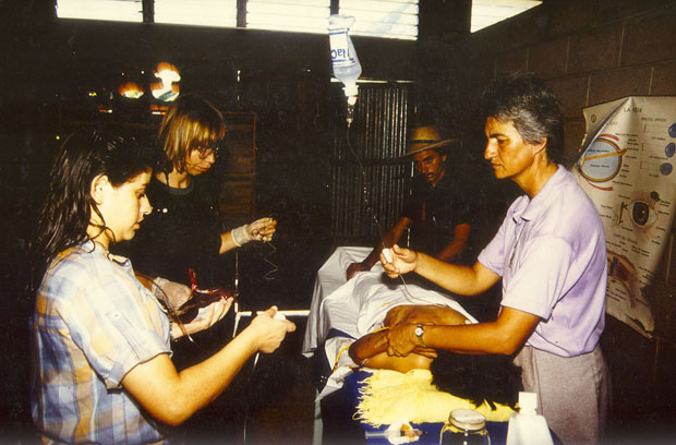 Curación en Chalatenango / Foto obtenida por el autor en Fundabril.