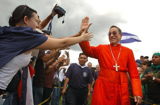 El cardenal hondureño, Óscar Rodríguez Maradiaga, ha sido elegido por el Papa para coordinar el grupo que lo asesorará en la reforma de la Curia Romana, el gobierno central de la Iglesia católica. ﻿Foto Élmer Martínez (AFP)﻿.