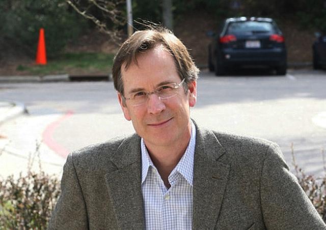 Phil Bennett, exjefe de Redacción de The Washington Post, hoy catedrático en la Universidad de Duke y director del Centro DeWitt Wallace sobre medios y democracia. Foto Caroline Rodríguez (The Chronicle/IDL-Reporteros).﻿" /></div> <figcaption class=