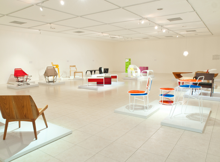 Vista panorámica a la exhibición de mobiliario de Contempo 2011. | Foto Cortesía Museo de Arte
