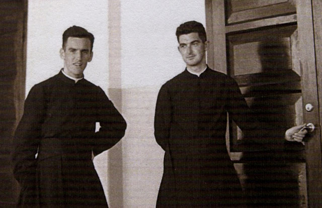 El joven Ignacio Ellacuría (a la izquierda) en compañía de su hermano José Ellacuría, dos años mayor que él y también jesuita. Foto cortesía José Ellacuría
