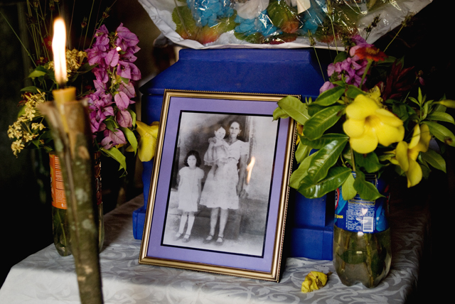 María Agustina García (37 años), Edith Elizabeth Márquez García (8 años) y Yesenia Yaneth Márquez García (18 meses)﻿ son 3 de las 16 victimas que fueron enterradas el sábado 7 de diciembre en el marco del 32 aniversario de la masacre.