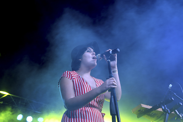 Cartas a Felice reafirmó su estatus como una de las bandas con más éxito en la maltratada escena salvadoreña. La gente cantó sus canciones hasta que ellos se bajaron del escenario.