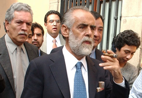  La Procuraduría General de la República mexicana informó el sábado 15 de mayo del 2010 que Fernández de Cevallos, ex candidato presidencial, ha desaparecido, en un aparente hecho de violencia (AP Foto/Eduardo Verdugo, Archivo)