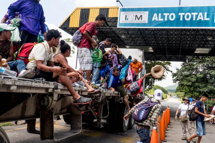 La caravana migrante y los federales ignoraron las leyes mexicanas