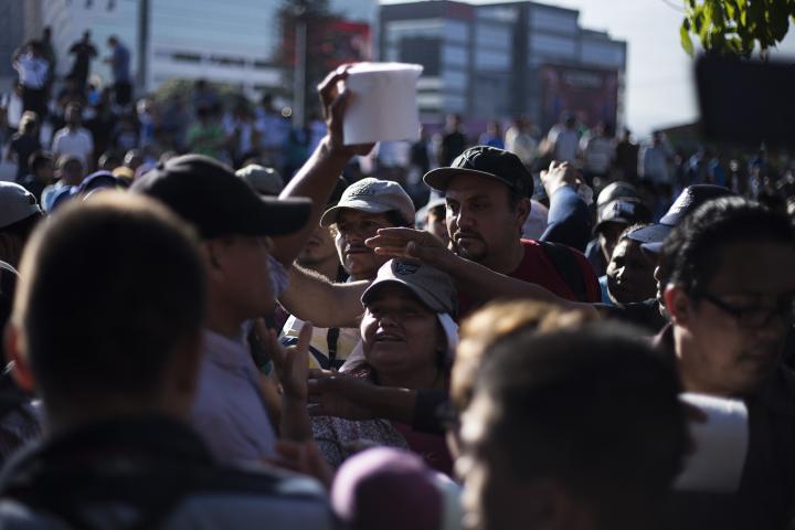 Los salvadore os que huyen para salvarse