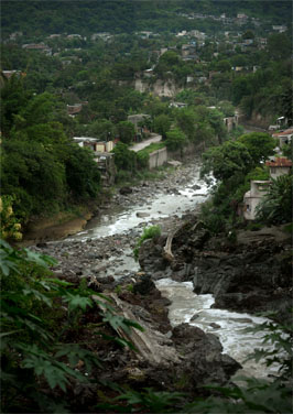 Río Acelhuate en la comunidad Gallegos al sur de San Salvador.